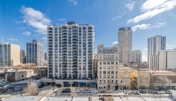 $2,450 | 607 West Wrightwood Avenue, Unit 812, Chicago, IL 60614