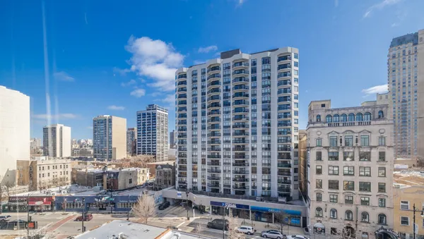 $2,450 | 607 West Wrightwood Avenue, Unit 812, Chicago, IL 60614