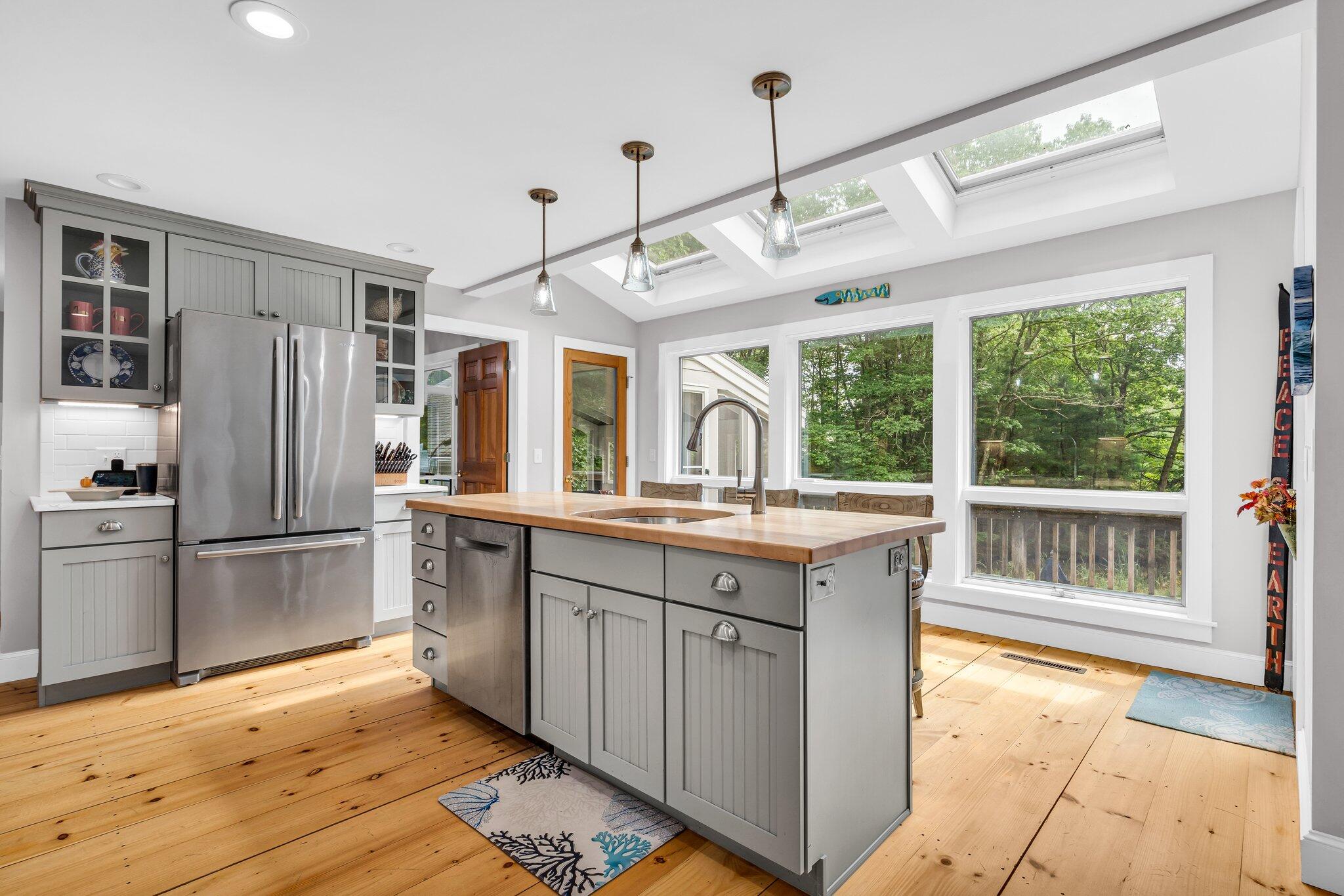155 River Road York, ME 03902 - Photo 9 of 69 46-web-or-mls-DSC04003
