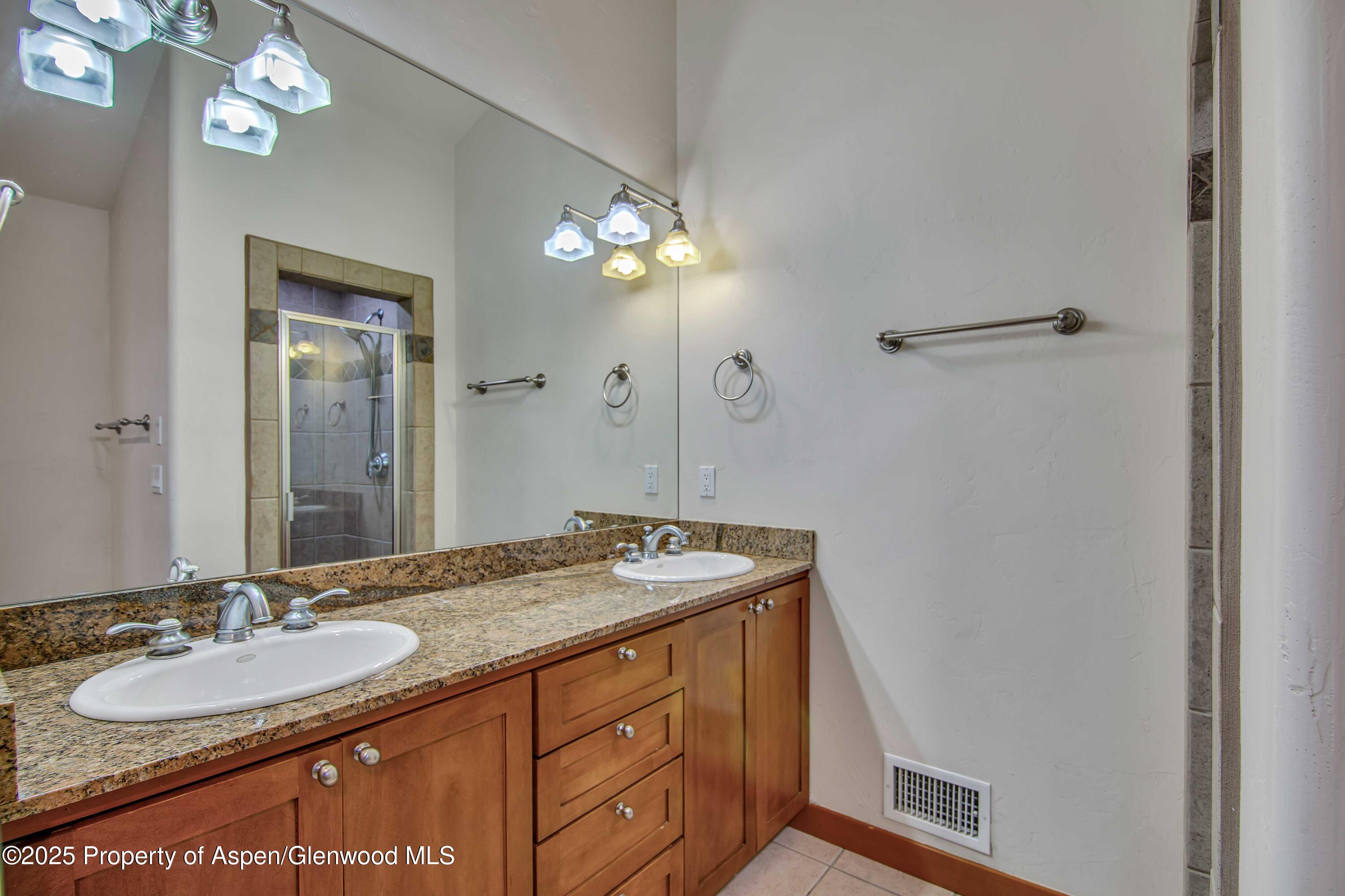 432 Meadow Court Basalt, CO 81621 - Photo 15 of 43 Primary Bath