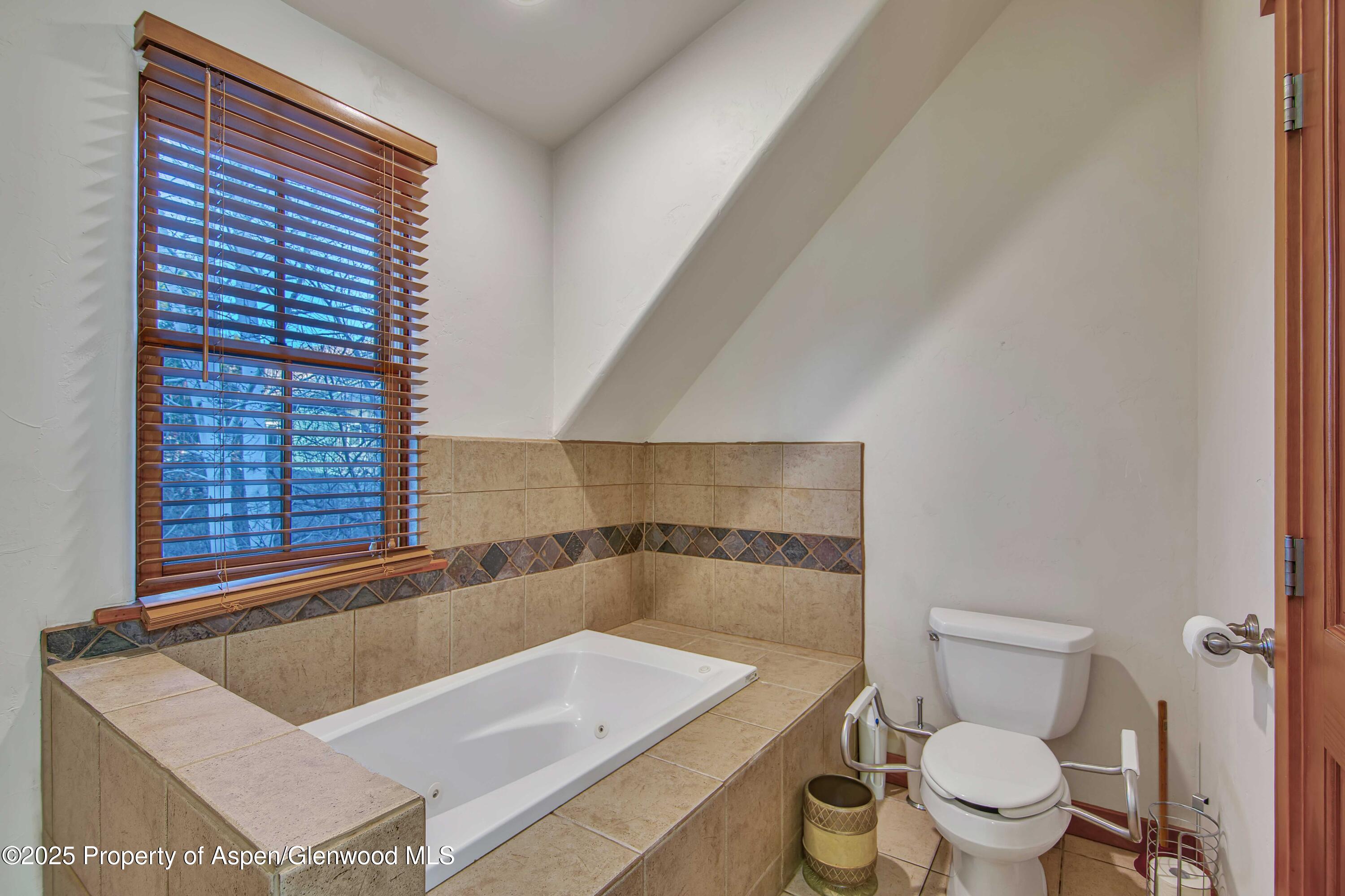 432 Meadow Court Basalt, CO 81621 - Photo 16 of 43 Primary Bath