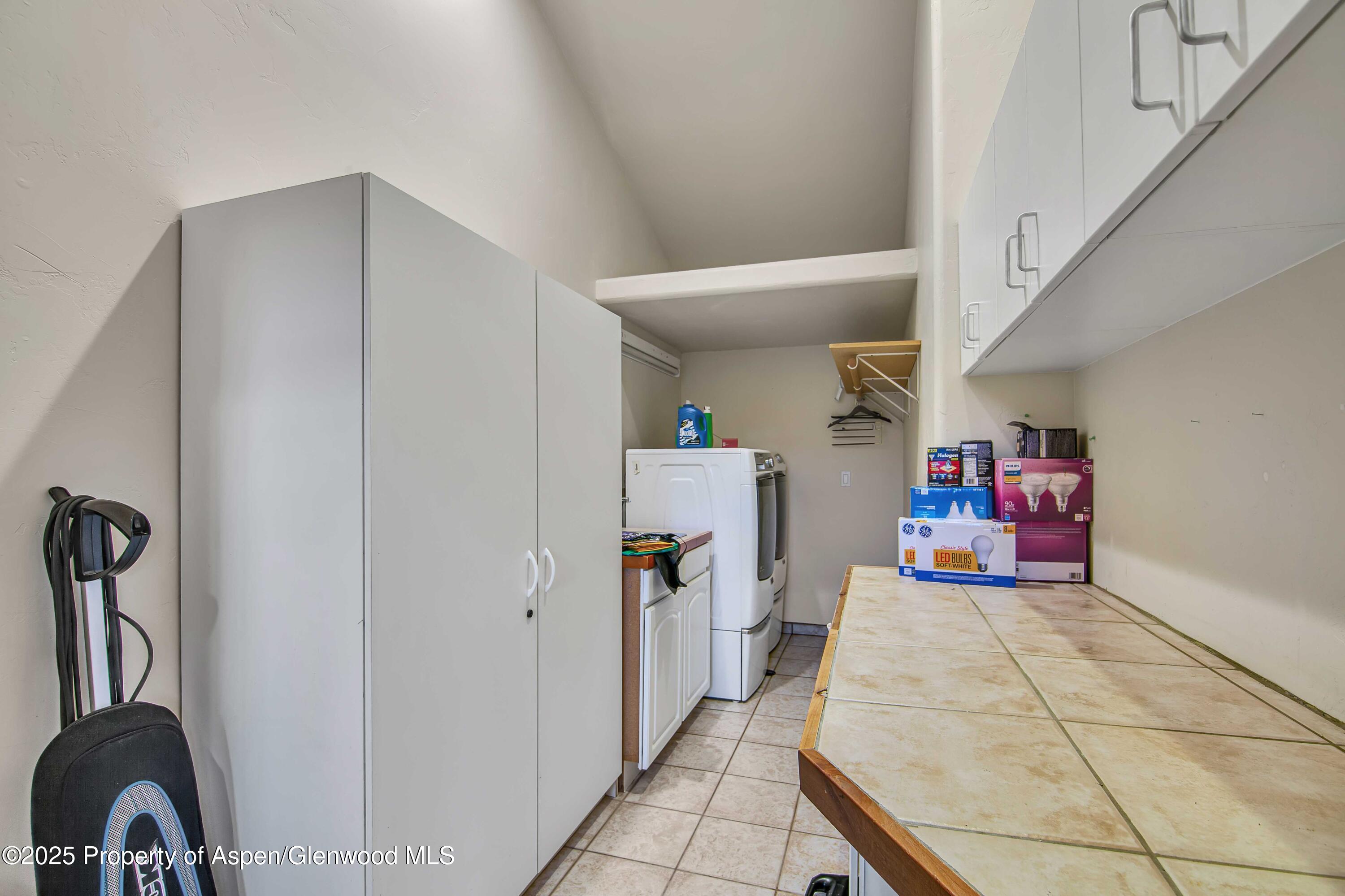 432 Meadow Court Basalt, CO 81621 - Photo 30 of 43 Laundry room