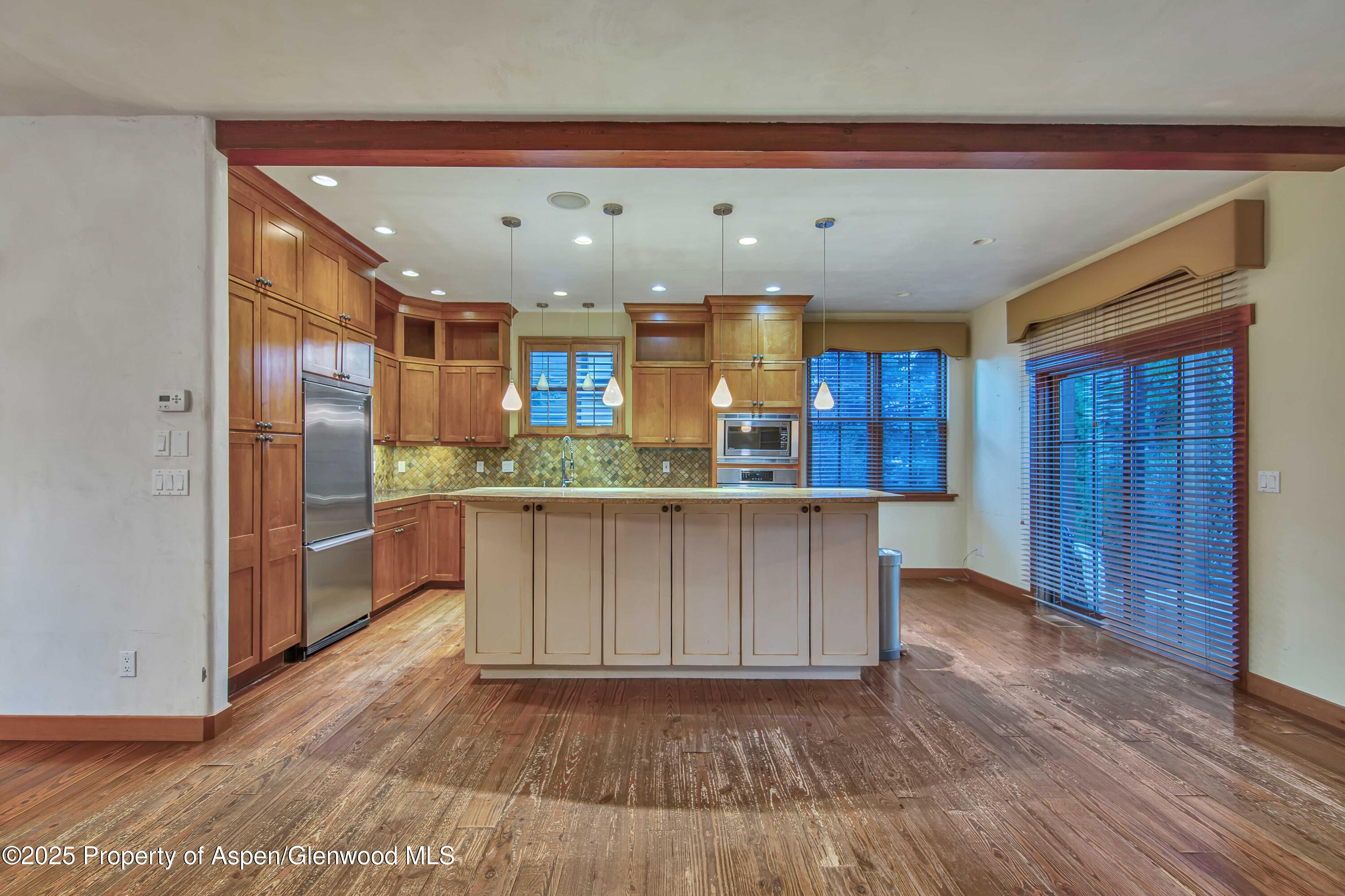 432 Meadow Court Basalt, CO 81621 - Photo 31 of 43 Kitchen Bar