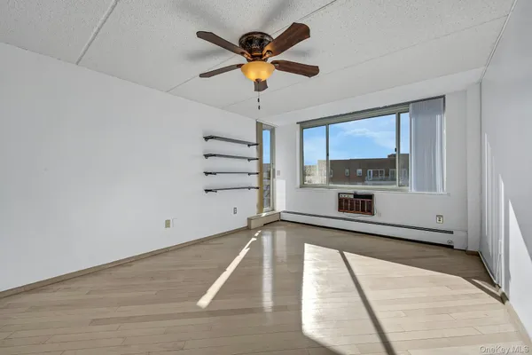 $2,500 | 703 Pelham Road, Unit 412, New Rochelle, NY 10805