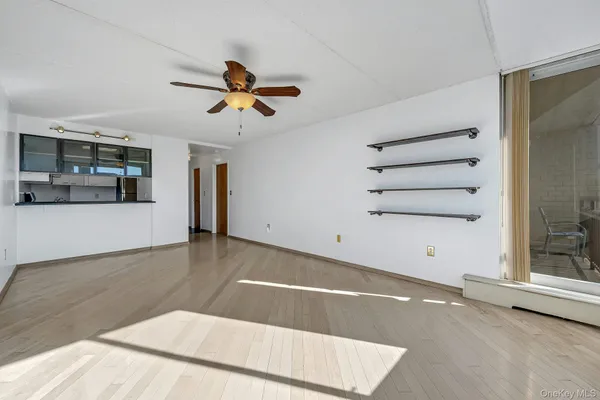 $2,500 | 703 Pelham Road, Unit 412, New Rochelle, NY 10805