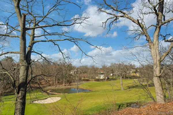 $2,500 | 703 Pelham Road, Unit 412, New Rochelle, NY 10805