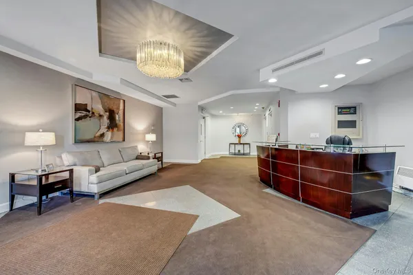 $2,500 | 703 Pelham Road, Unit 412, New Rochelle, NY 10805