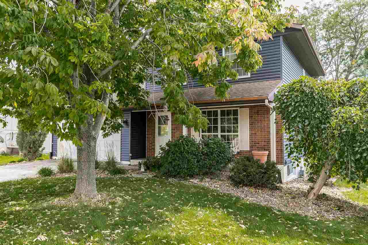 327 Boyson Road Northeast Cedar Rapids, IA 52402 - Photo 3 of 31 Gallery Image 3