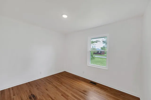 $220,000 | 305 Thomas Avenue, Hohenwald, TN 38462