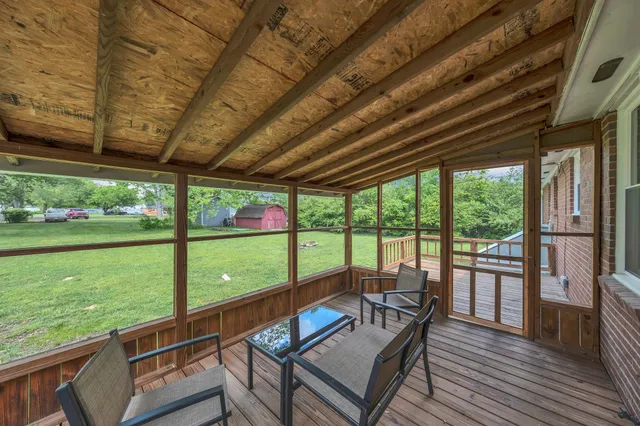 $220,000 | 305 Thomas Avenue, Hohenwald, TN 38462