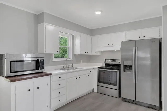 $220,000 | 305 Thomas Avenue, Hohenwald, TN 38462