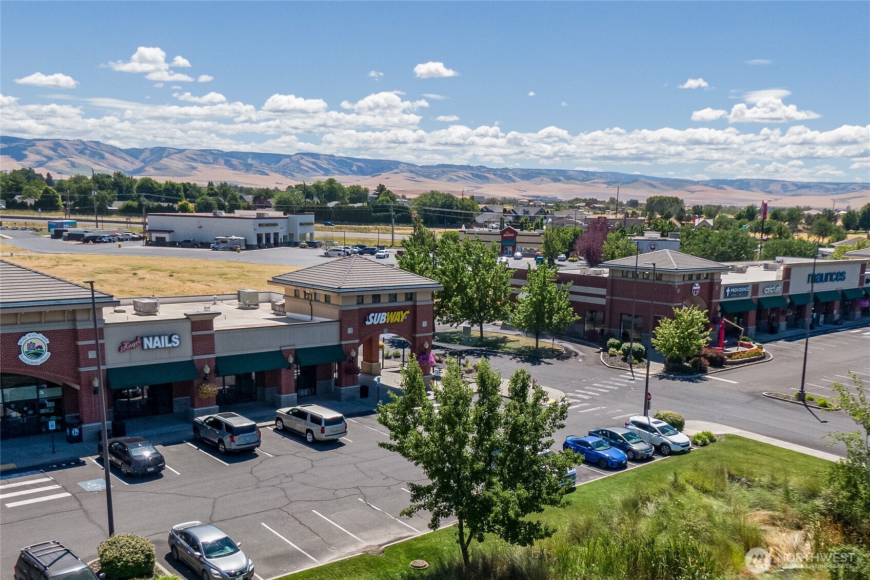 1605 Southeast Meadowbrook Street College Place, WA 99324 - Photo 26 of 30 a view of a terrace with sitting area