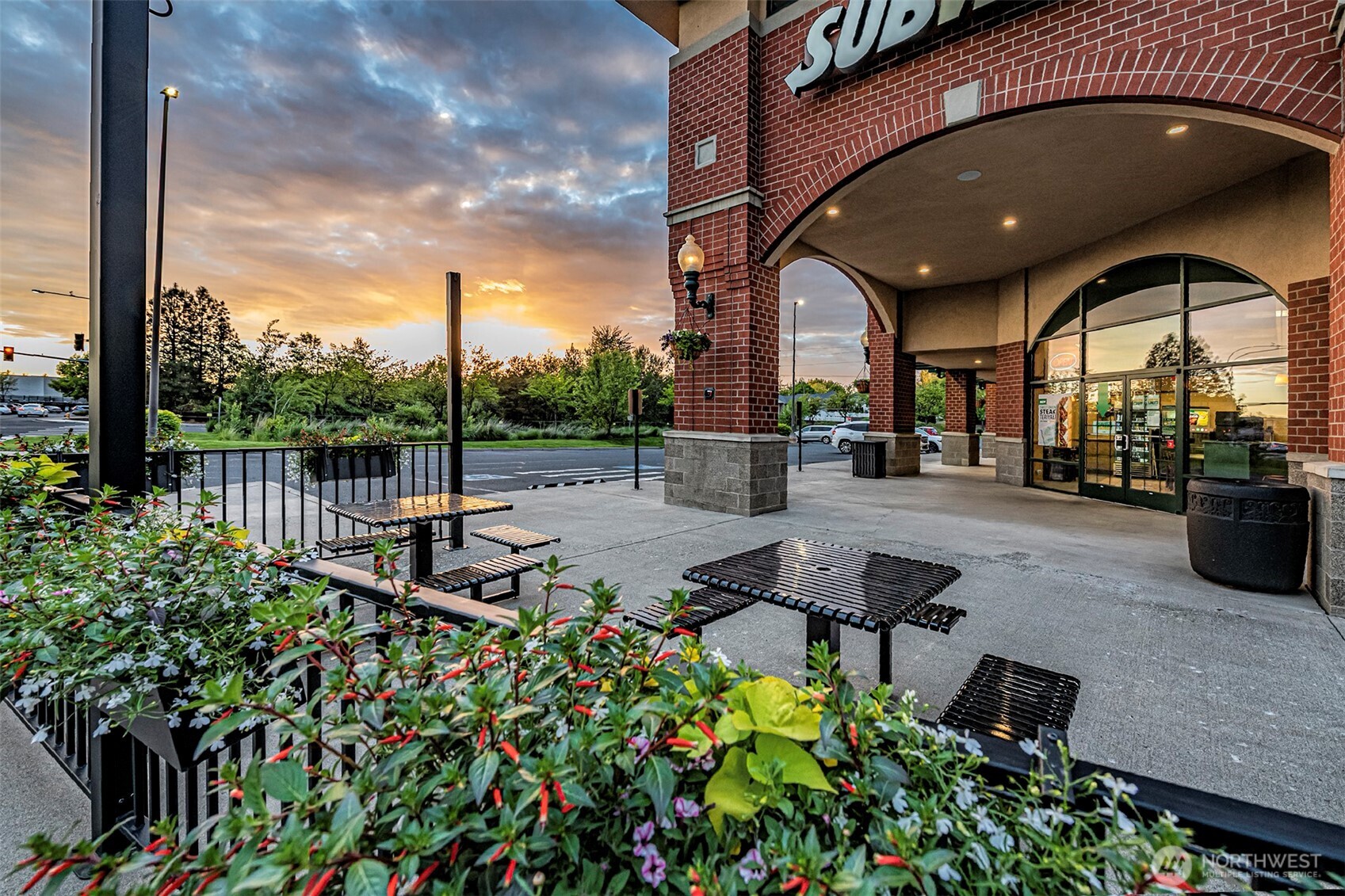1605 Southeast Meadowbrook Street College Place, WA 99324 - Photo 28 of 30 a view of a chairs and table in the patio