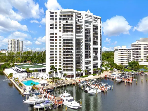 $2,700 | 300 Three Islands Boulevard, Unit 108, Hallandale Beach, FL 33009