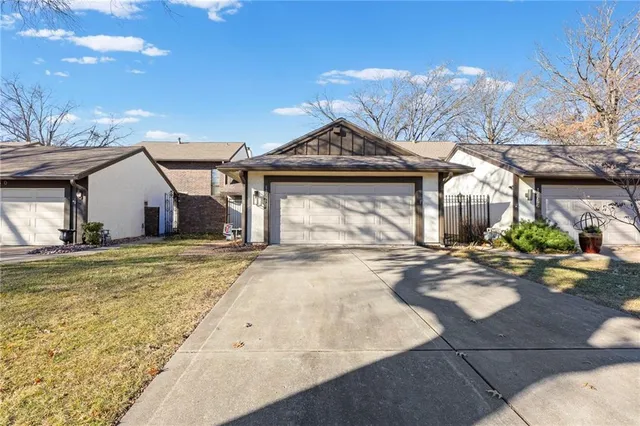 $429,000 | 12758 Overbrook Road, Leawood, KS 66209