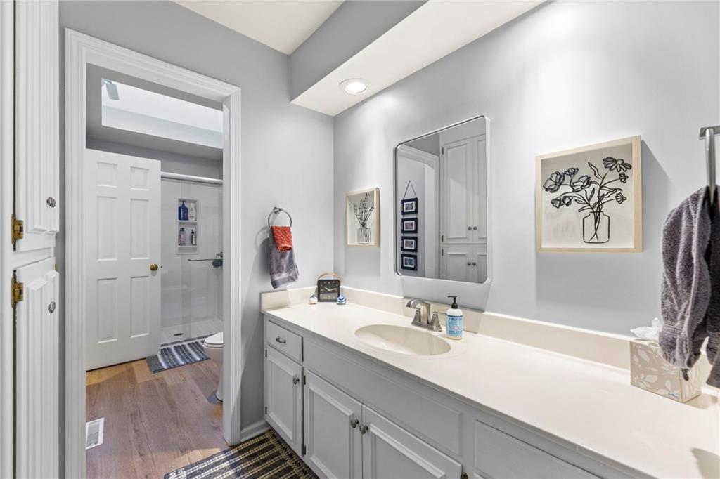 12758 Overbrook Road Leawood, KS 66209 - Photo 28 of 43