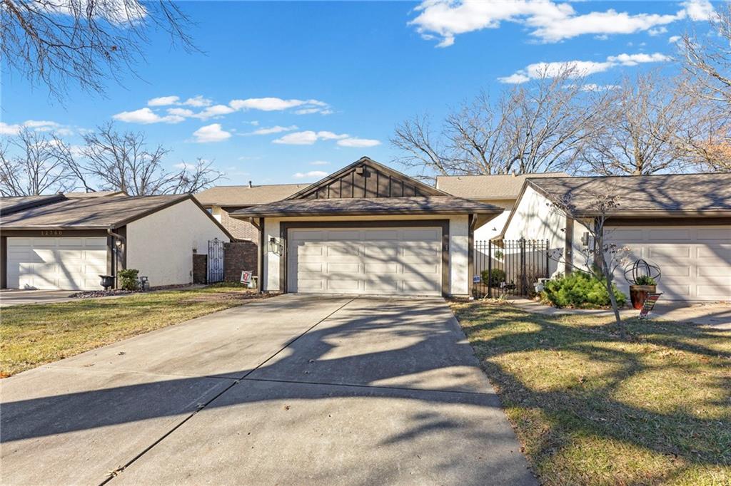 12758 Overbrook Road Leawood, KS 66209 - Photo 4 of 43