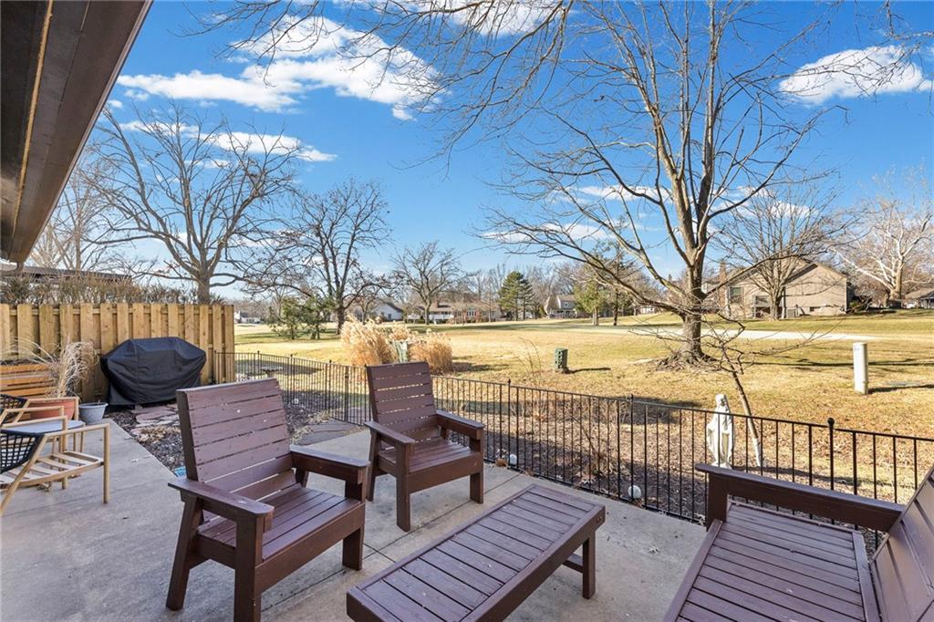 12758 Overbrook Road Leawood, KS 66209 - Photo 9 of 43