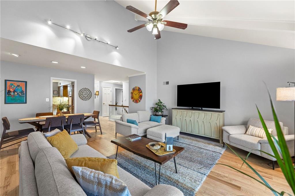 12758 Overbrook Road Leawood, KS 66209 - Photo 10 of 43