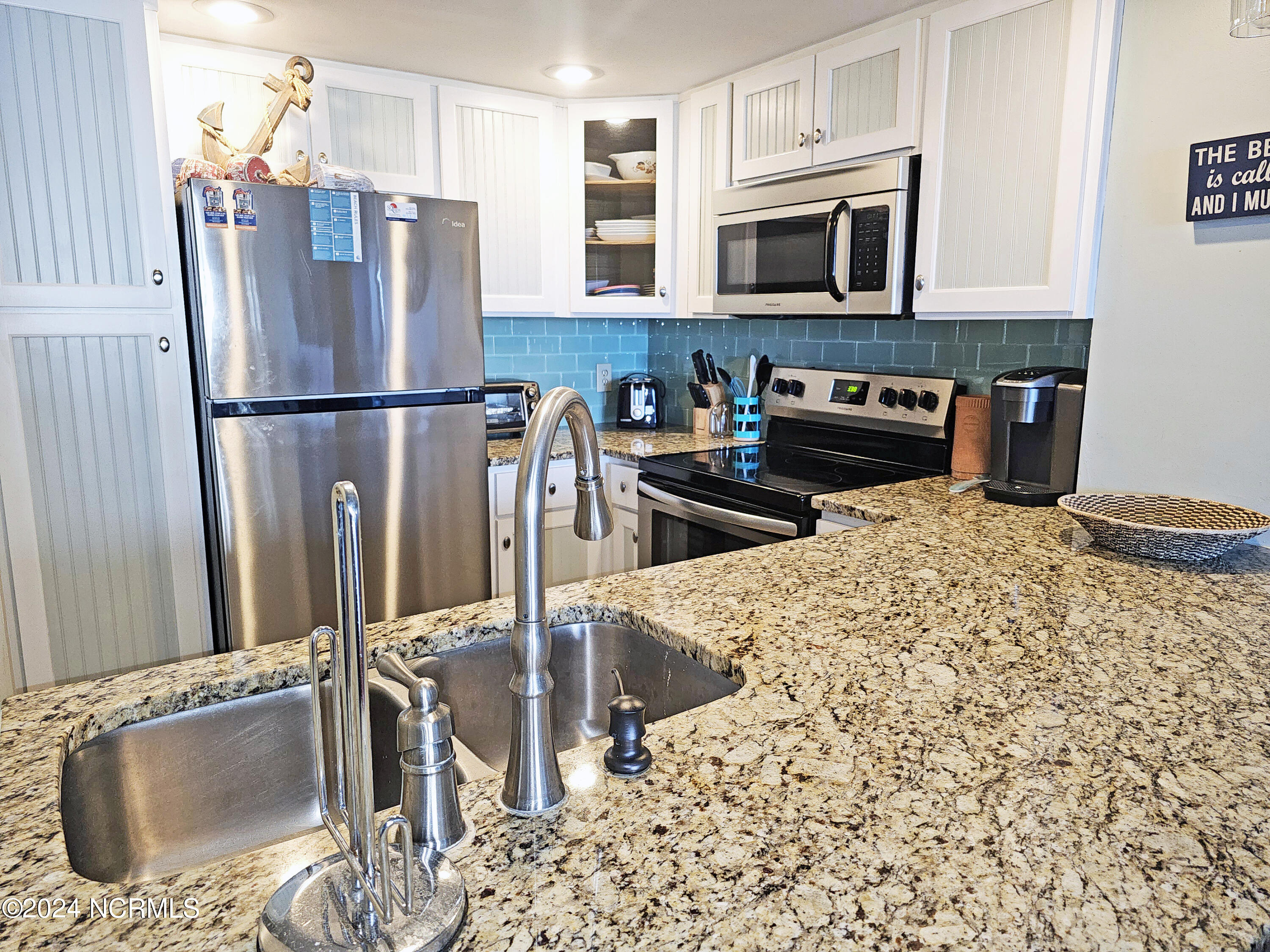 2000 New River Inlet Road, Unit 2212 North Topsail Beach, NC 28460 - Photo 5 of 22 Kitchen 2