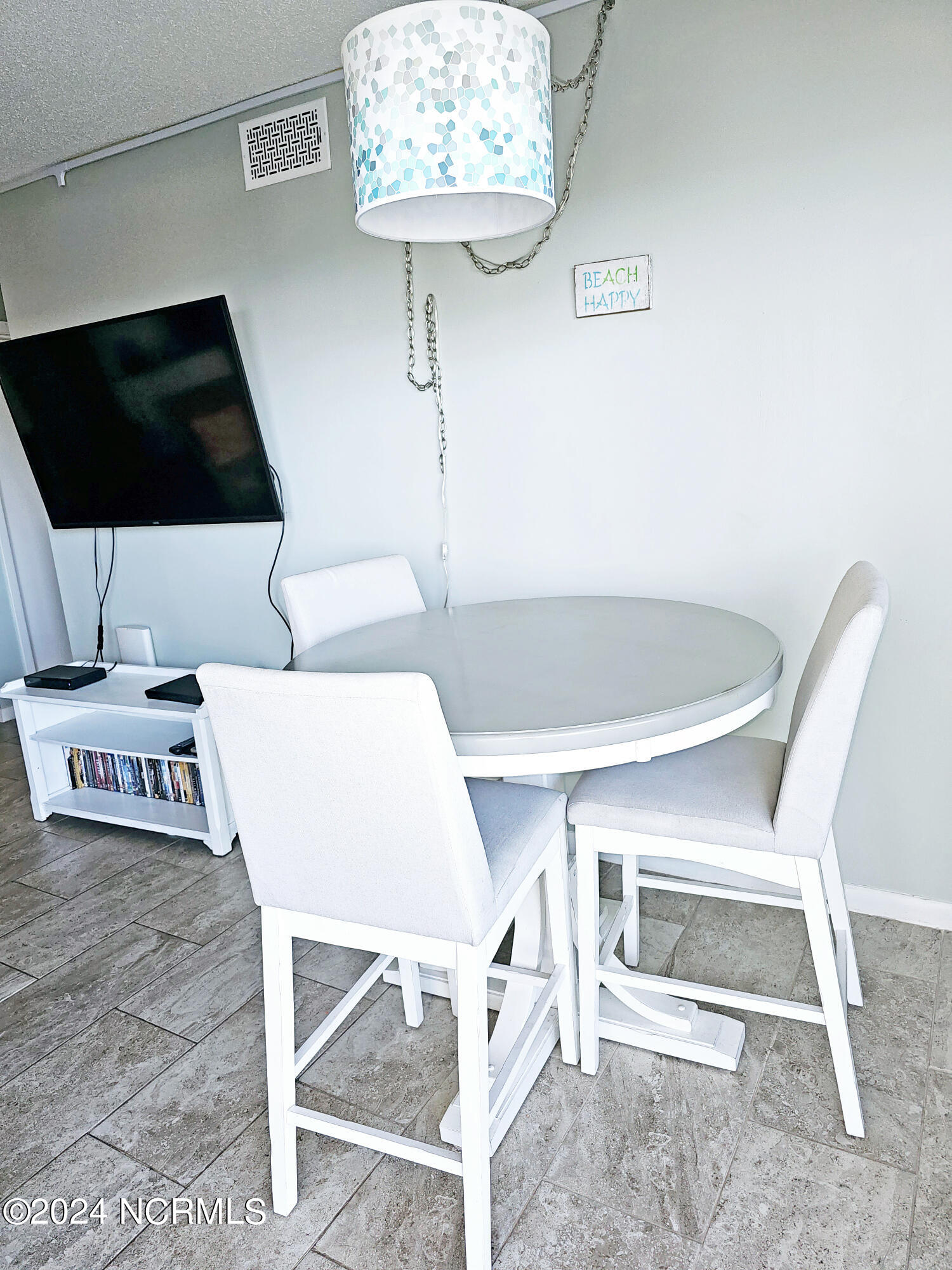 2000 New River Inlet Road, Unit 2212 North Topsail Beach, NC 28460 - Photo 8 of 22 Dining