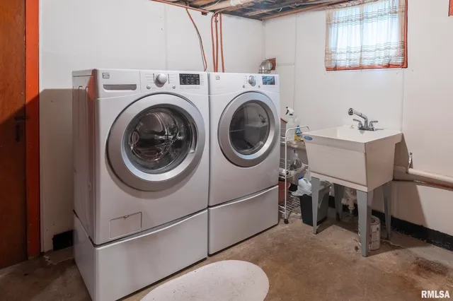 $210,000 | 311 West Poplar Street, Harrisburg, IL 62946