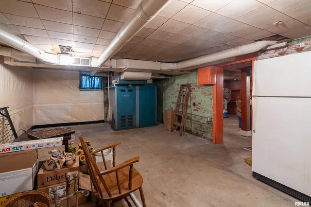 $210,000 | 311 West Poplar Street, Harrisburg, IL 62946