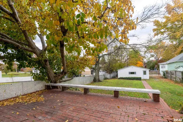 $210,000 | 311 West Poplar Street, Harrisburg, IL 62946