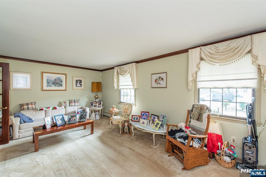 2 Rochambeau Road Pompton Plains, NJ 07444 - Photo 4 of 33 Gallery Image 4