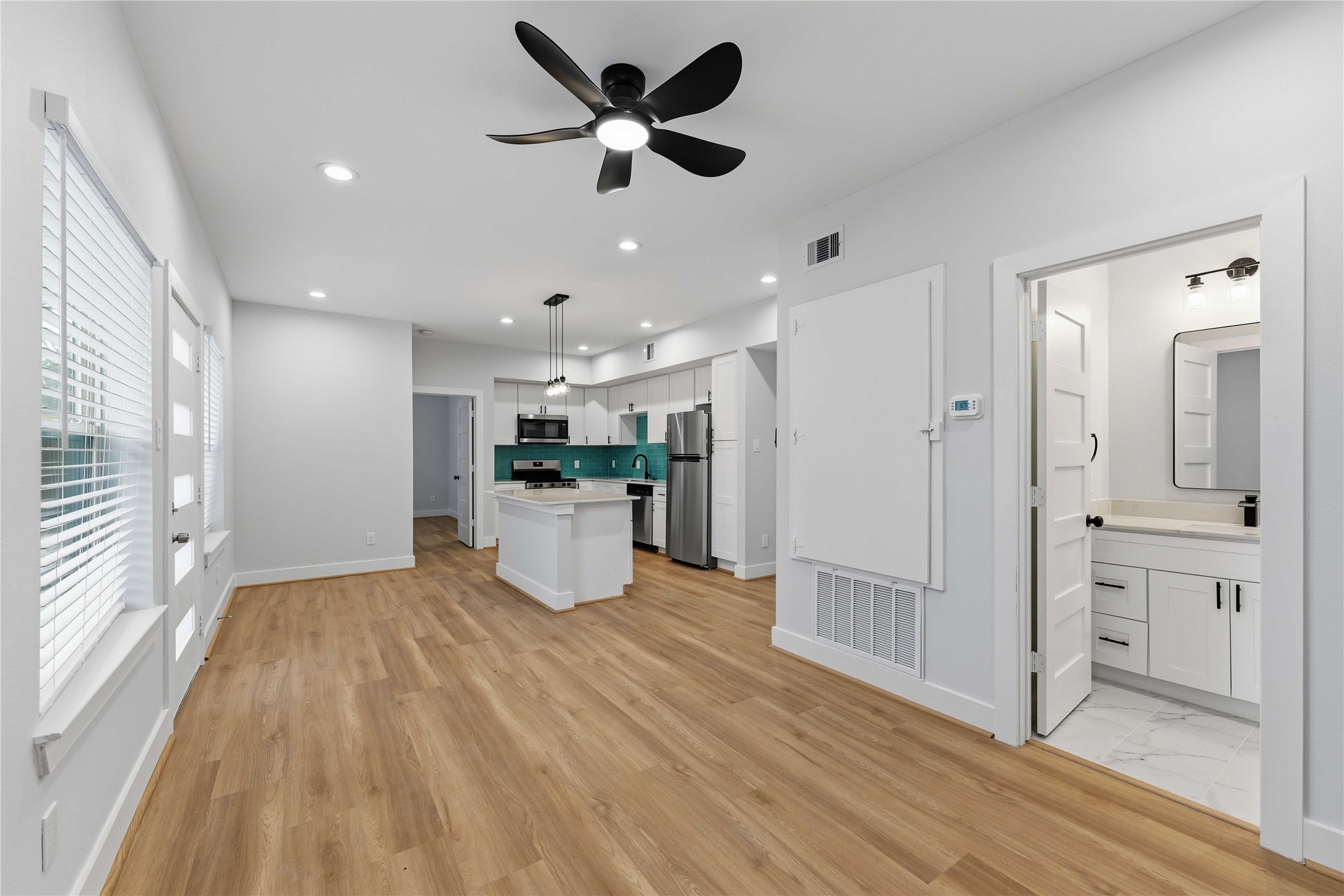 5420 Elysian Street, Unit E Houston, TX 77009 - Photo 7 of 18