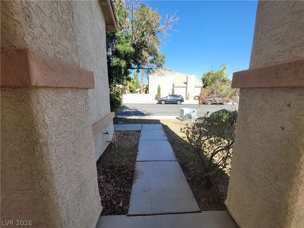 $2,300 | 7817 Falconwing Avenue, Las Vegas, NV 89131