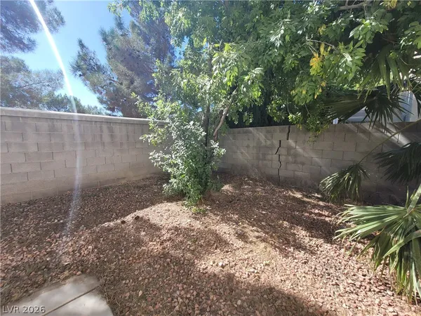 $2,300 | 7817 Falconwing Avenue, Las Vegas, NV 89131