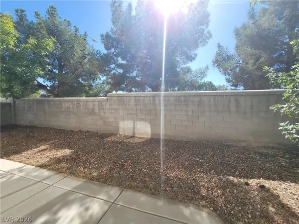 $2,300 | 7817 Falconwing Avenue, Las Vegas, NV 89131