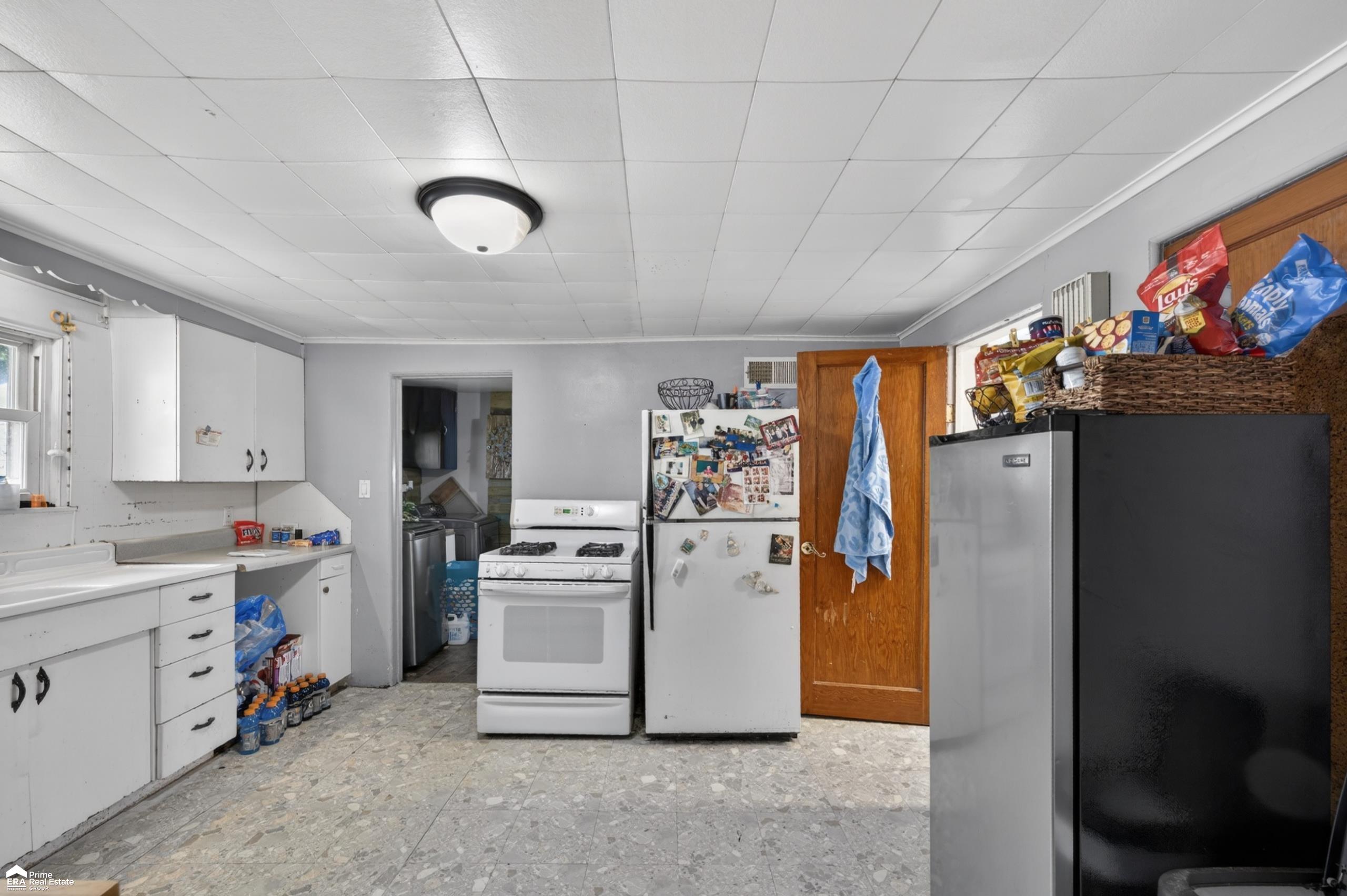 1409 Stanton Street Bay City, MI 48708 - Photo 9 of 34