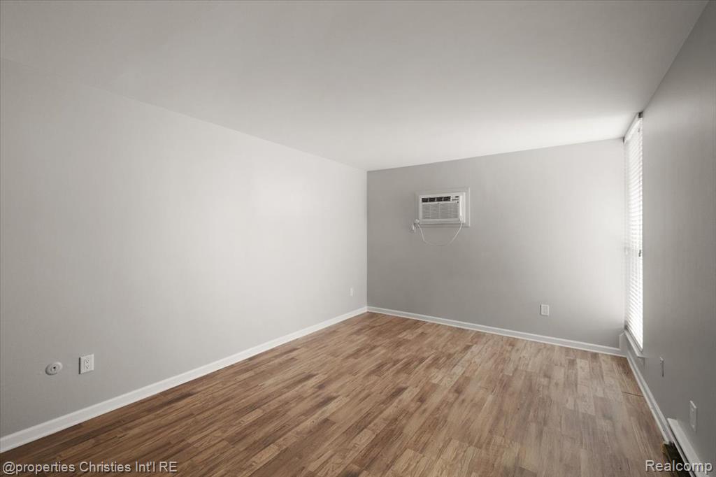4921 Crooks Road, Unit N 3 Royal Oak, MI 48073 - Photo 12 of 17 Gallery Image 12