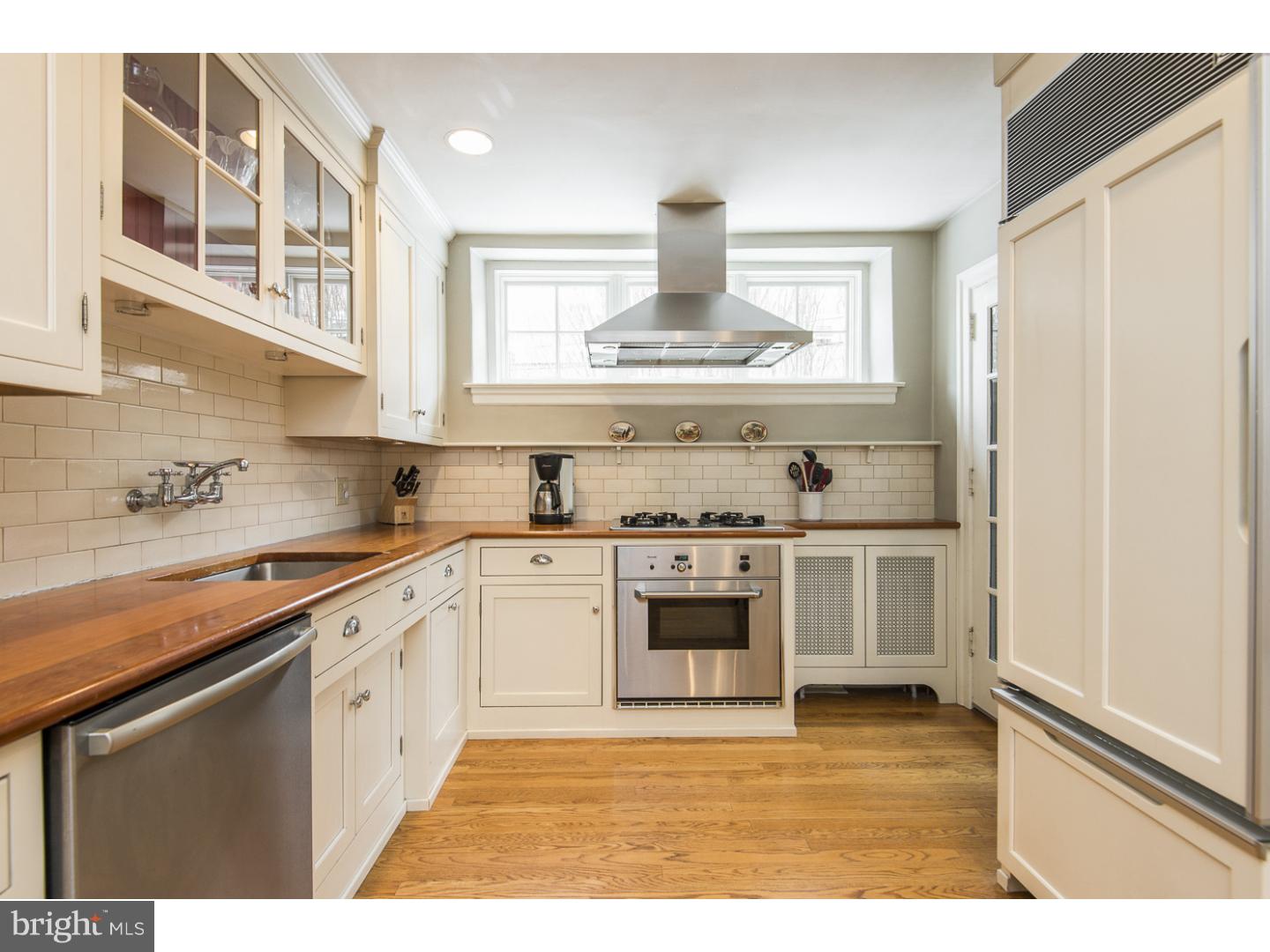 7813 Winston Road Philadelphia, PA 19118 - Photo 8 of 21 Kitchen