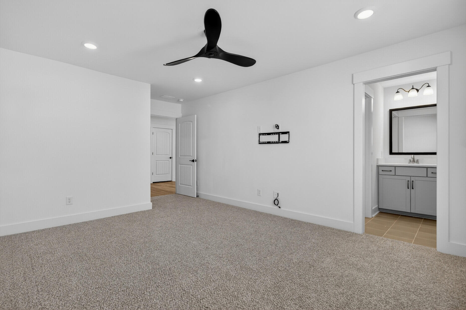 277 Fiddleback Drive Summerville, SC 29486 - Photo 40 of 50 Front bedroom 3