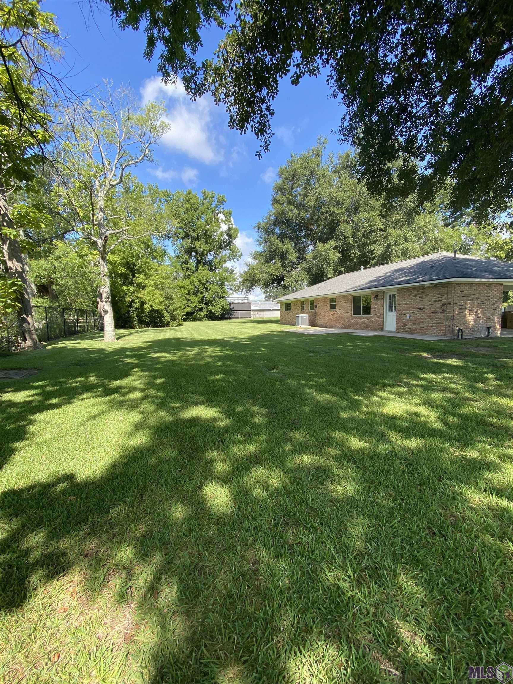 37037 John Street Geismar, LA 70734 - Photo 2 of 10