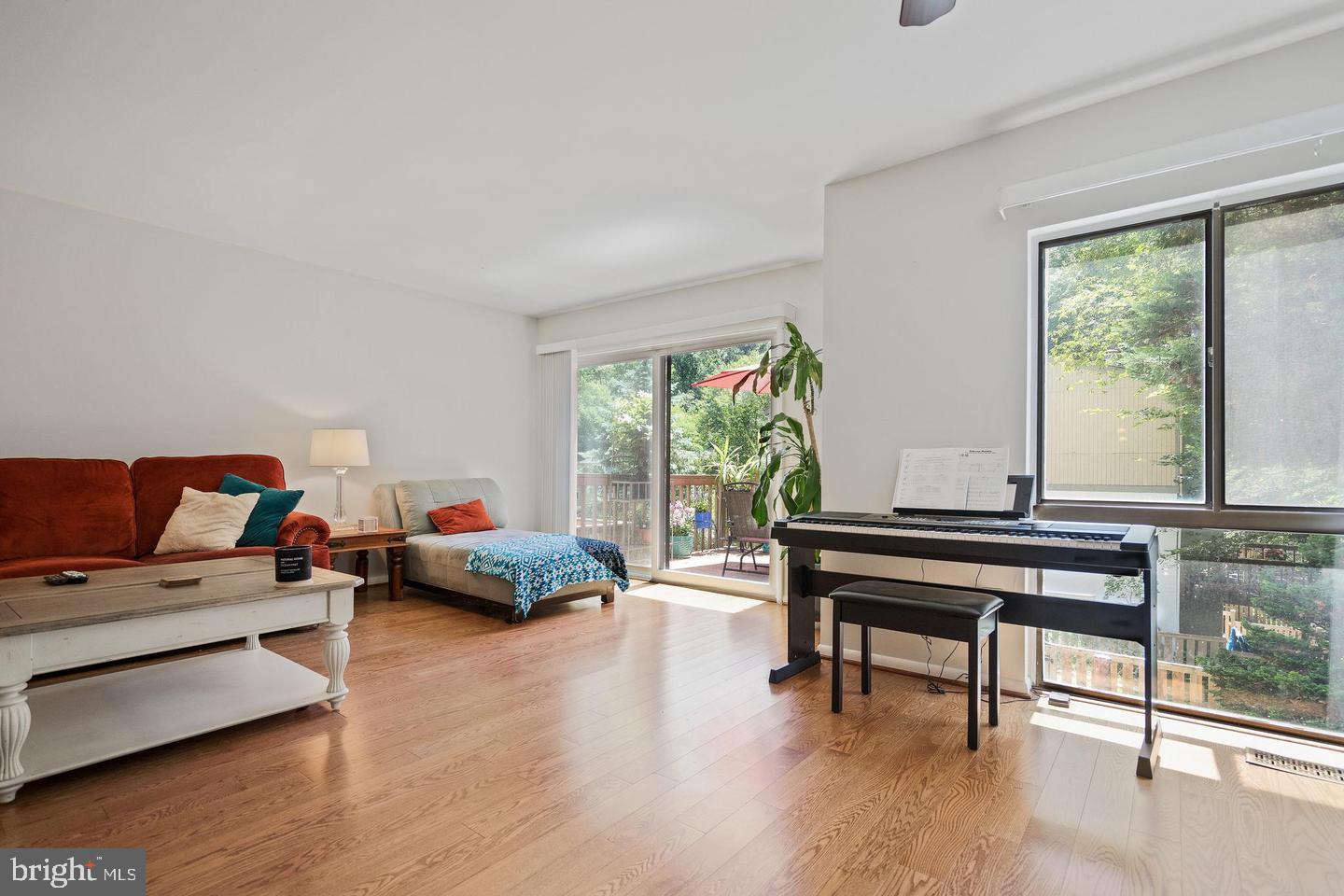2343 Millennium Lane Reston, VA 20191 - Photo 4 of 34 Bright and airy living space retreat.