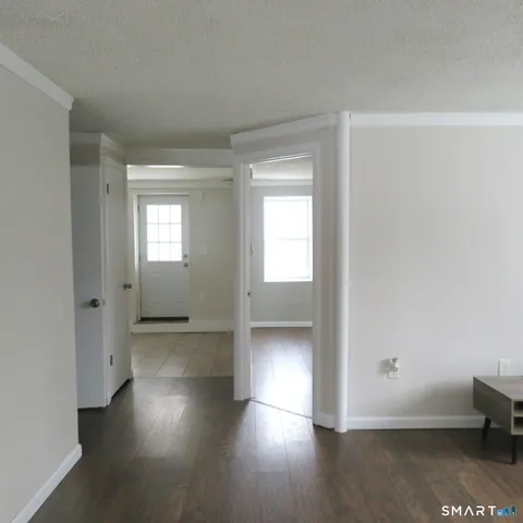 $1,200 | 22 Ingraham Street, Unit B, Bristol, CT 06010