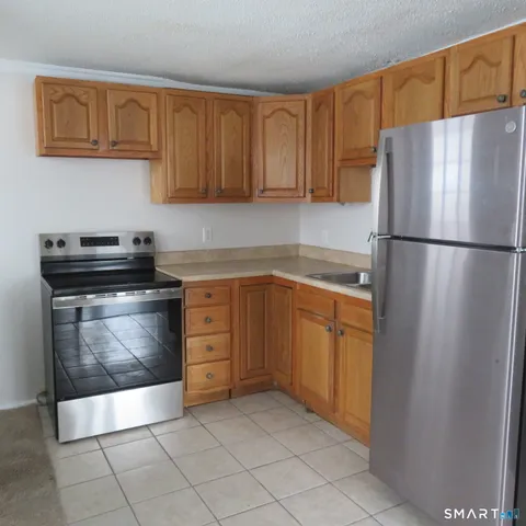 $1,200 | 22 Ingraham Street, Unit B, Bristol, CT 06010