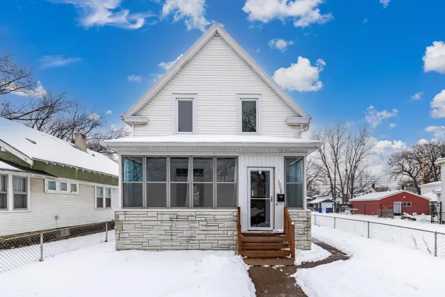$289,900 | 1009 Sherburne Avenue, St. Paul, MN 55104