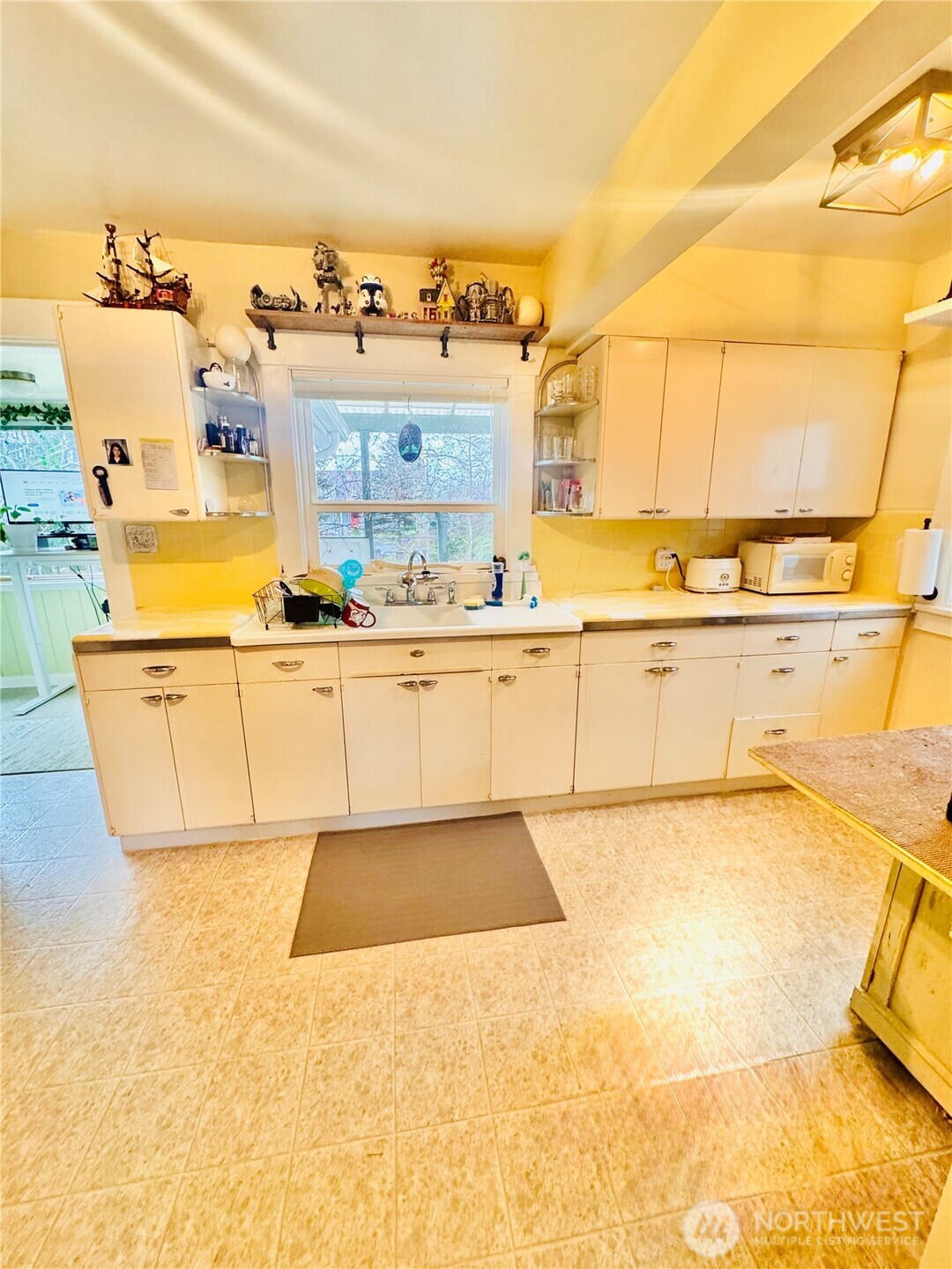 1621 Baker Avenue Everett, WA 98201 - Photo 4 of 18