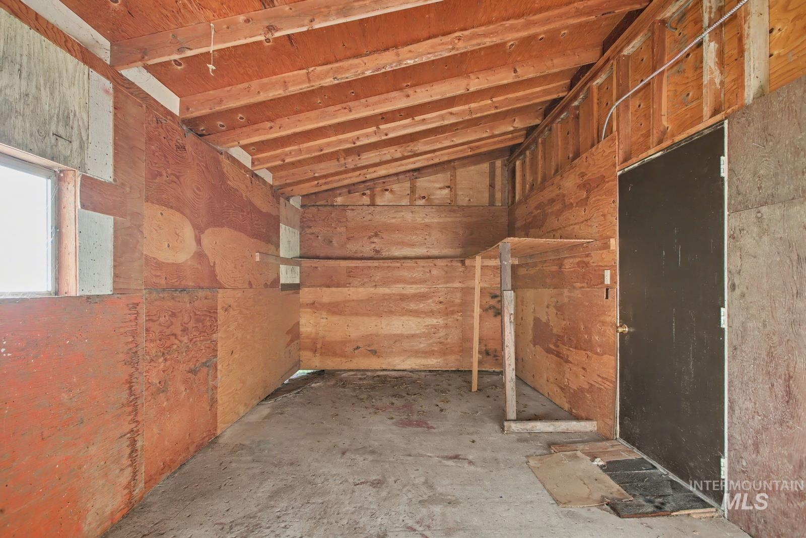 332 High Street Pomeroy, WA 99347 - Photo 17 of 23 Miscellaneous room featuring vaulted ceiling