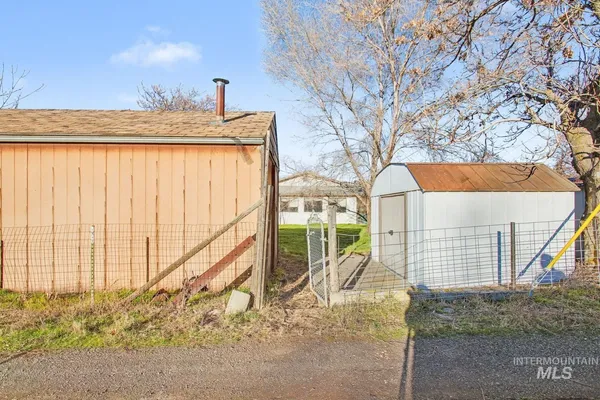 $73,600 | 332 High Street, Pomeroy, WA 99347