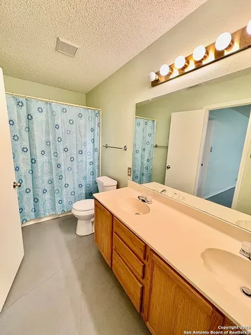 $1,900 | 6322 Regency Wood, San Antonio, TX 78249