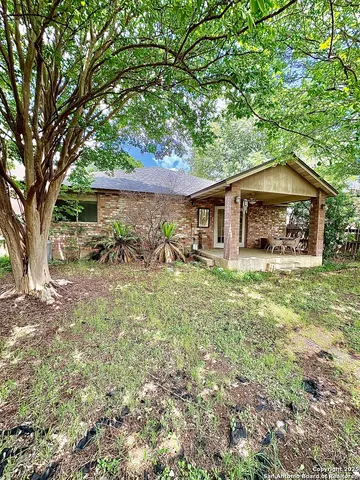 $1,900 | 6322 Regency Wood, San Antonio, TX 78249