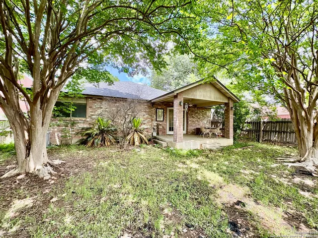 $1,900 | 6322 Regency Wood, San Antonio, TX 78249