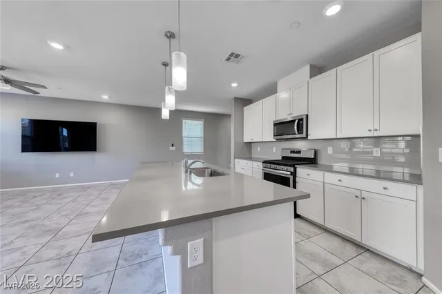 $2,750 | 3028 Gravino Avenue, Henderson, NV 89044