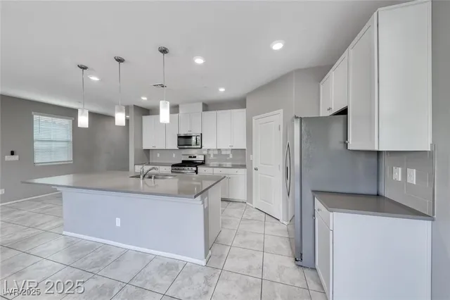 $2,750 | 3028 Gravino Avenue, Henderson, NV 89044